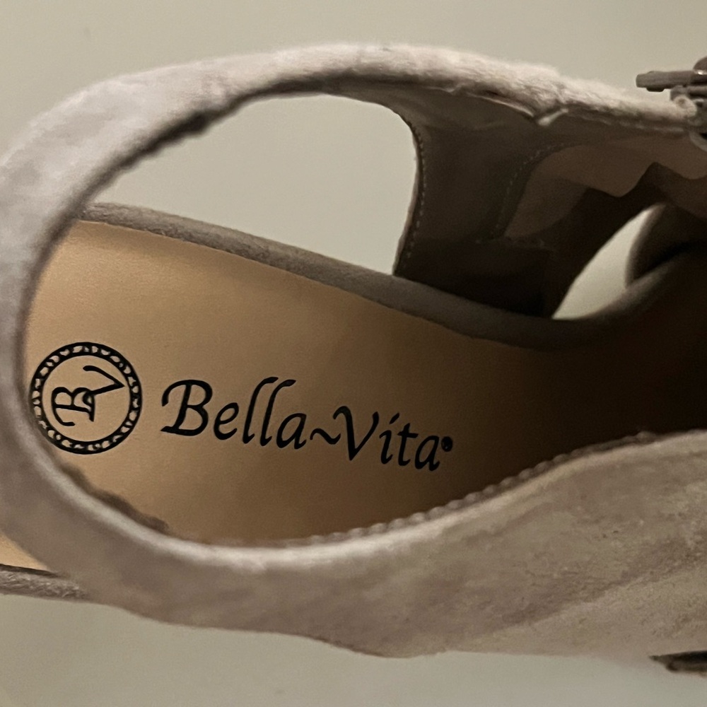 Bella Vita Women's Tan Shoes